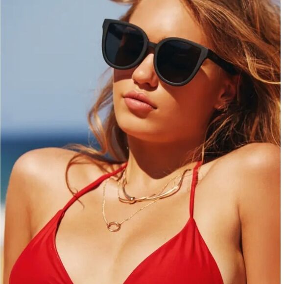 Quay Australia It\'s My Way Oversized Cat Eye Sunglasses- Black/Smoke